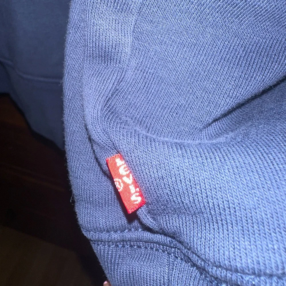 Vintage Levi's Men's Dark Blue Hoodie